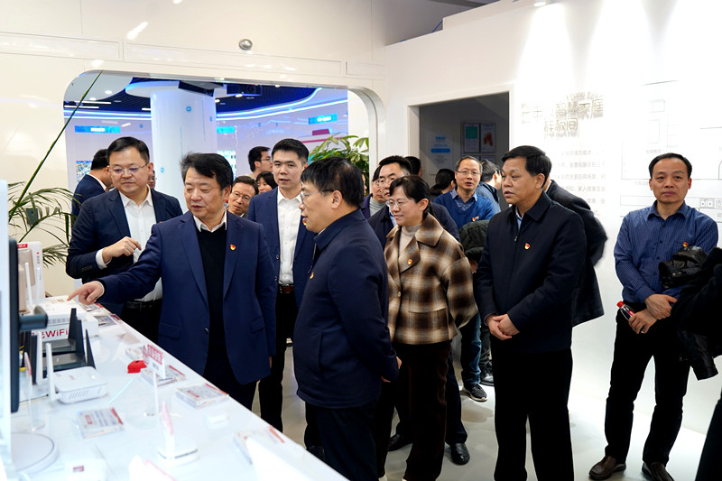 省科协组织开展“感受智慧5G 科创联动促发展”主题党日活动