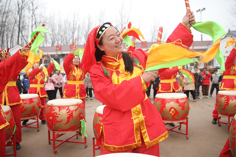 龙腾中国年   多彩民俗迎新年