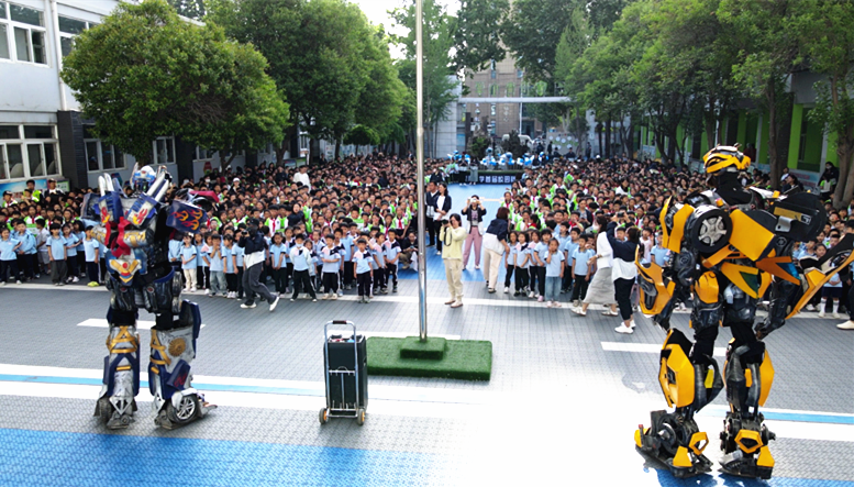 小学巧借科技节  科学教育“动起来”——新乡市红旗区世青小学举办首届校园科技节