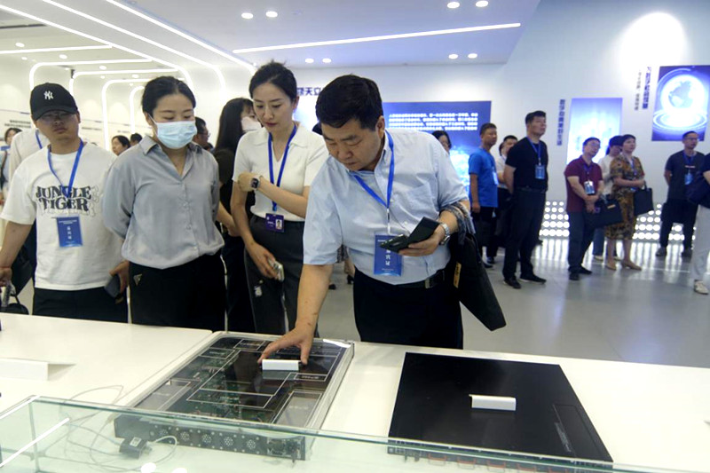 郑州市科协组织优秀科技工作者走进科研院所 调研科技创新发展