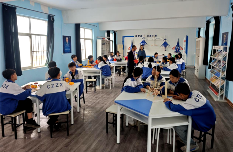 濮阳范县科协开展航天航空科普进校园活动