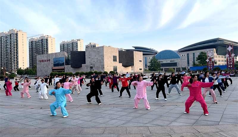 气舞强身 正心反邪——宝丰县科协反邪教协会举办健身气功公益培训班