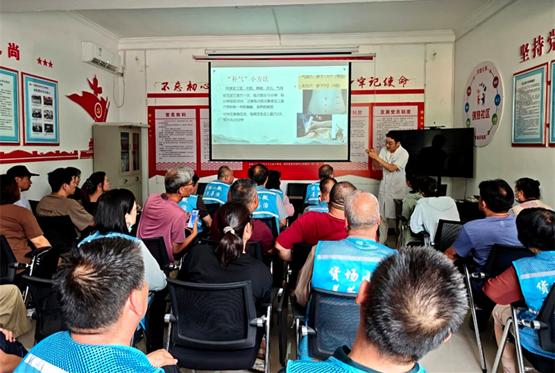 巩义市科协科普进社区活动走进新华路街道社区