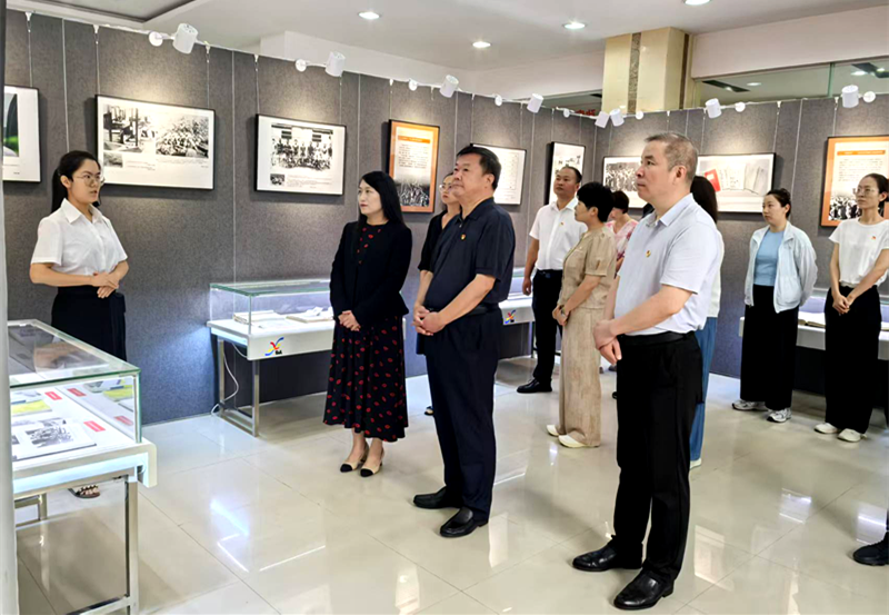 许昌市科协党总支开展六月份主题党日活动