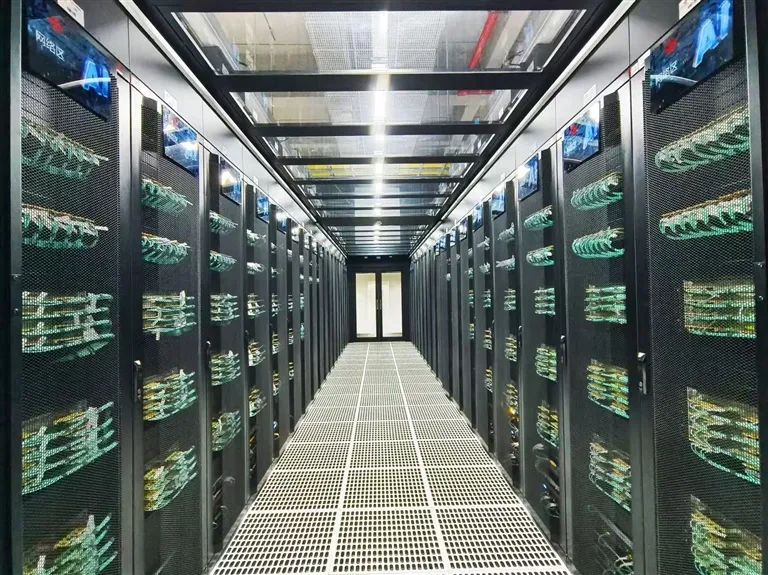 河南AI战场：甲骨文大模型 算力独角兽 脑机接口