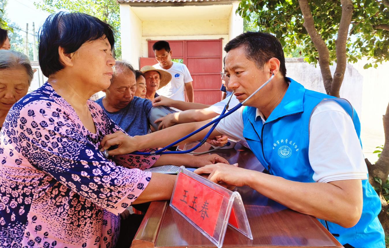 舞钢：“健康密码”送进农家院 小科普守护大民生