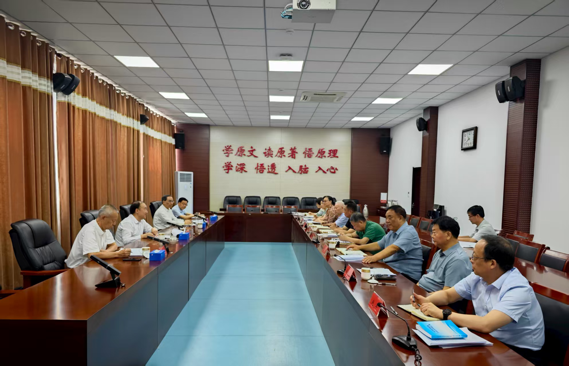 河南省老科协召开六届二次会长办公会