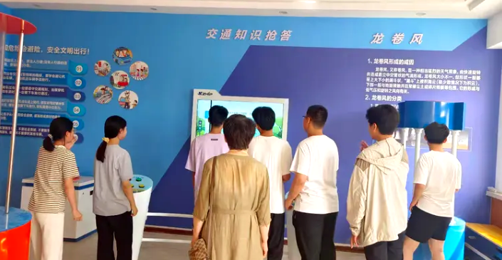 濮阳市华龙区科协开展趣味体验活动  点燃科学求知热