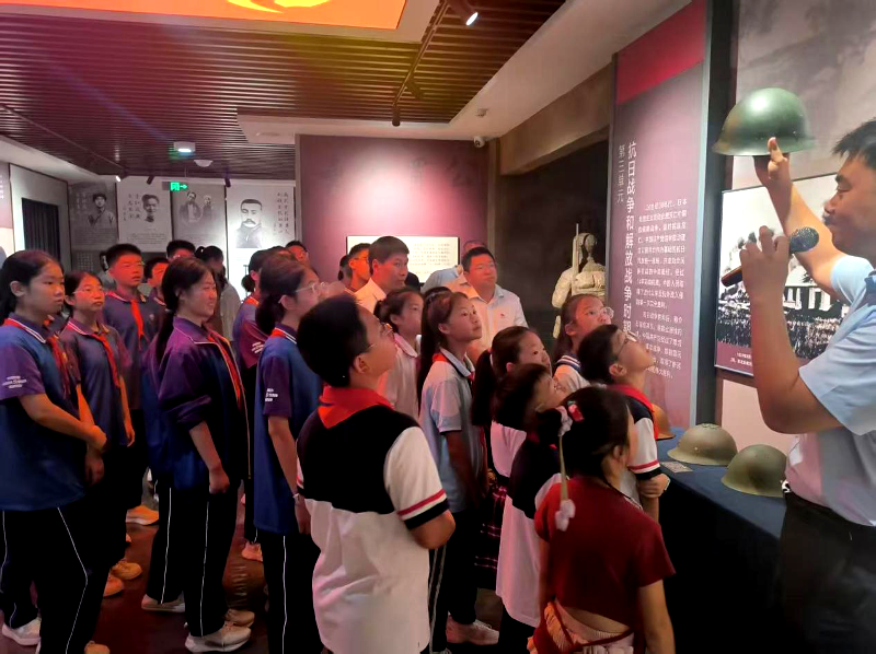 铭记烽火岁月 凝聚奋进力量——新乡市凤泉区科协开展纪念抗战胜利80周年主题实践活动