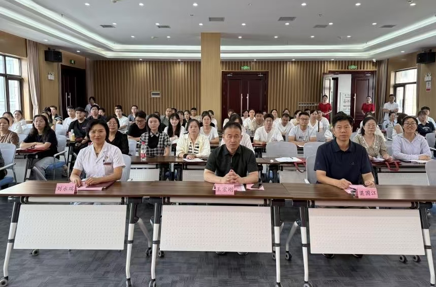 竞逐技能之精，护航银龄健康——2025年度老年医疗护理康复技能竞赛培训班在郑州人民医院举办