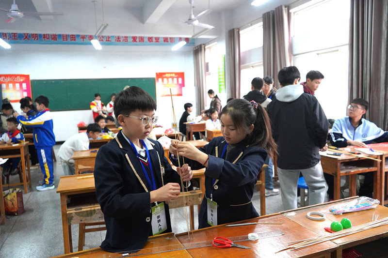 第二届焦作市青少年科技运动会暨省科运会选拔赛成功举办