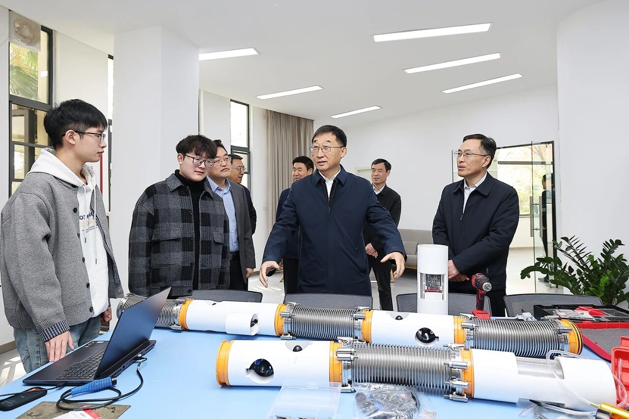 刘宁在郑州大学宣讲全会精神并调研时强调：认真学习贯彻党的二十届四中全会精神 推动“双一流”建设不断取得新进展