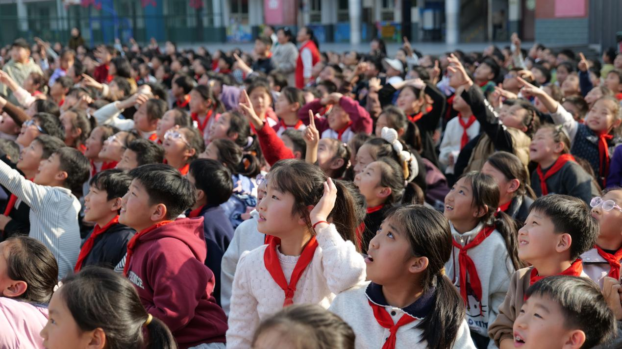 无人机、空气炮、机器狗……沁阳市实验小学第八届创客节开幕