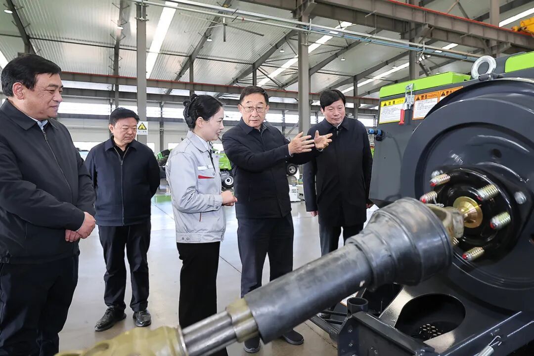 刘宁到新乡市获嘉县红旗区调研时强调： 落实落细党的二十届四中全会精神 发挥优势把农业建成现代化大产业