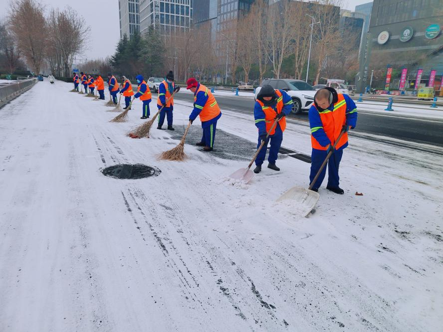 郑东新区合力书写 除雪保畅民生答卷