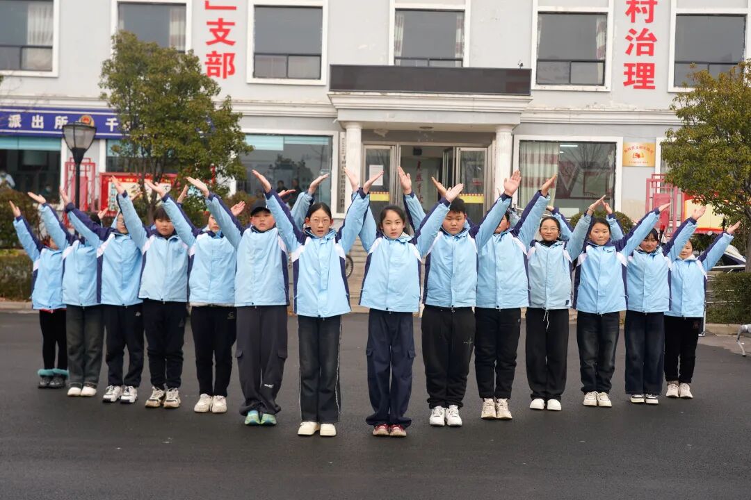 科技润童心 健康守民心：千秋社区“快乐星期天”活动点亮周末