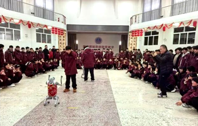 风雨无阻科普行 科学润泽少年心——2026年许昌市科普大篷车巡展活动走进长葛两所乡村学校