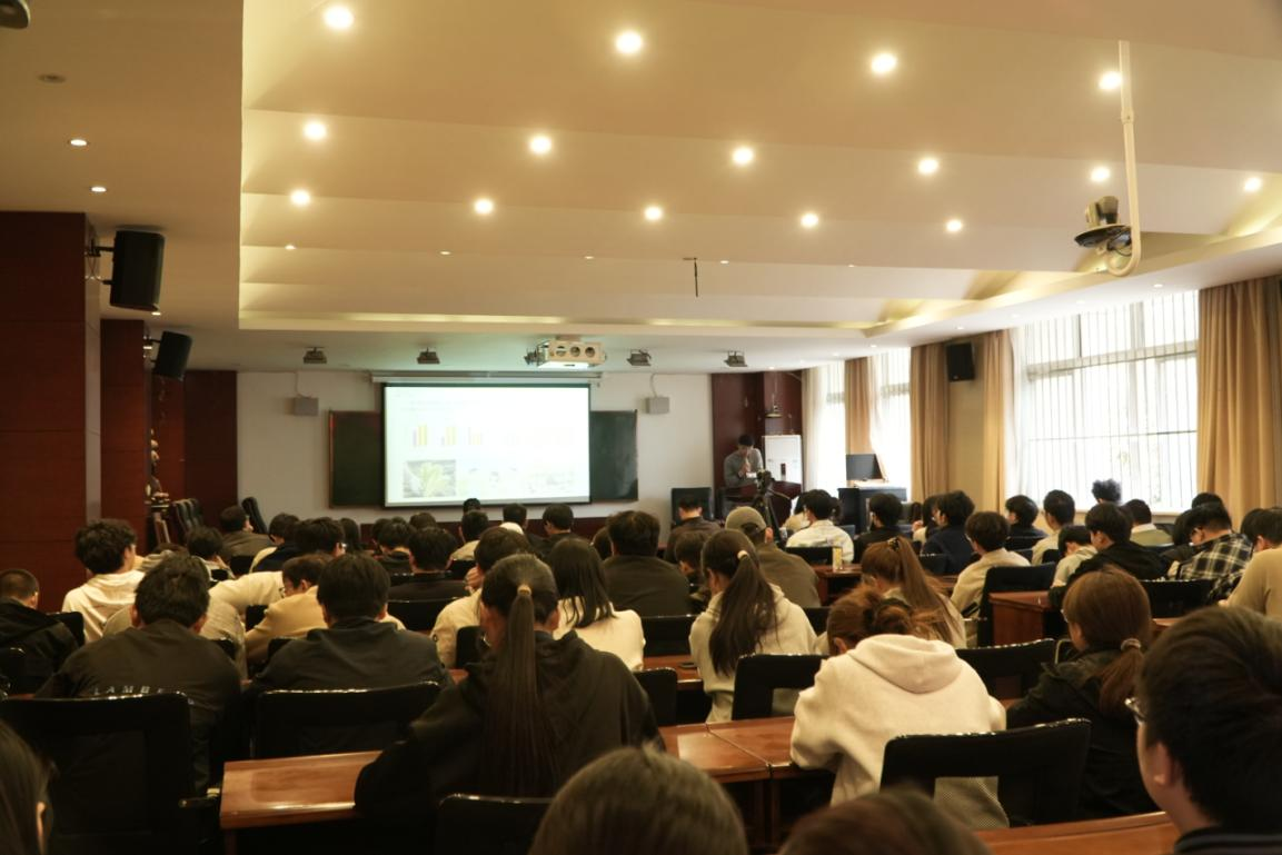 “四共”行动进校园  科普育人谱新篇——郑州市科协举办“共享、共话、共讲、共促”青年科技人才进校园专题讲座