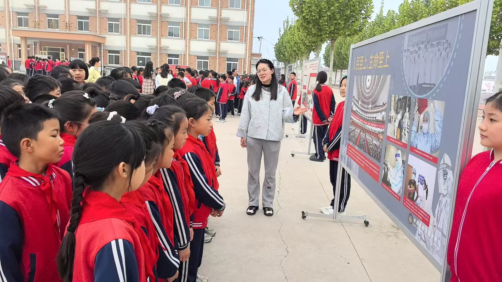 科普润童心 科技向未来——新乡县科学家精神主题巡展走进大召营学校