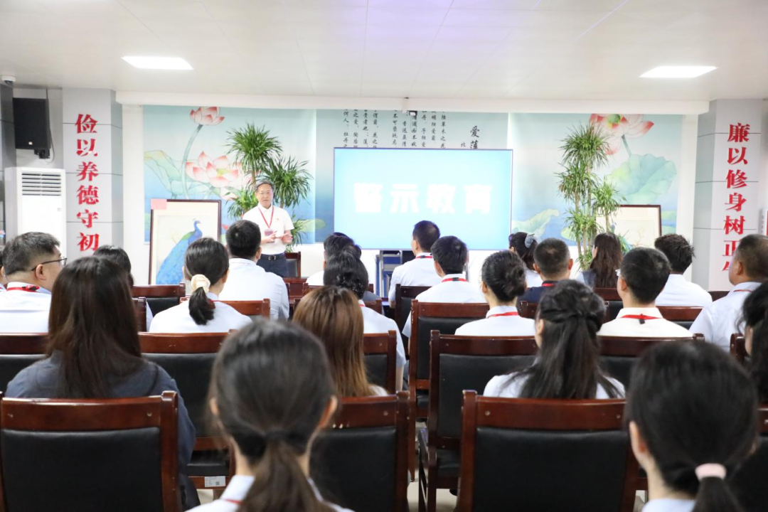 省科技馆赴省郑州女子监狱开展警示教育暨党委书记讲党课活动