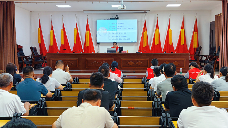 省首席科普专家李建军赴长垣市樊相镇开展“乡村振兴与品牌道地药材产业高质量发展”专题宣讲及现场指导活动