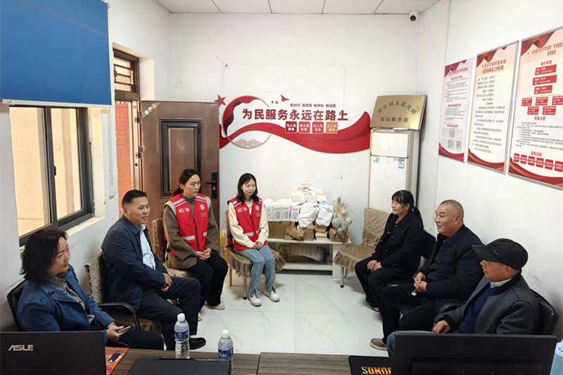 郑州市科协赴新郑市大范庄村开展“四送一助力”结对帮创活动