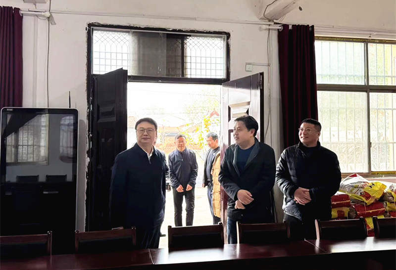 省科技馆馆长赵德生赴范县曹楼慰问驻村干部并调研基层科技馆建设