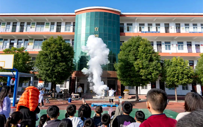 驻马店市科技馆“科普进校园”活动走进遂平县实验小学