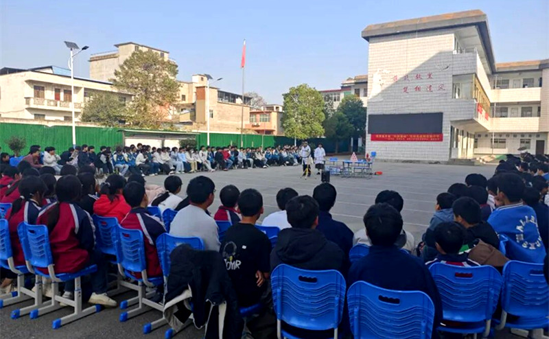 淮滨县“科探联校”走进期思镇中学