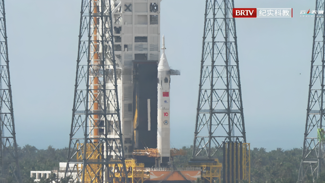 我国完成首次载人飞船返回舱海上搜索回收任务