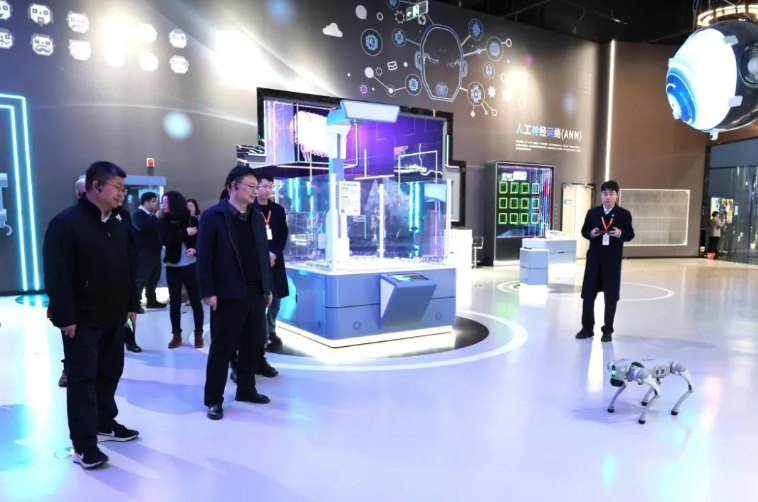 广东科学中心党委副书记史利兵一行到省科技馆调研交流