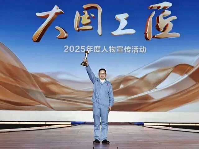 搭建首个土鸡数据库，“大国工匠”刘松柏用大数据养鸡